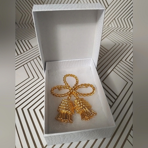 Vintage Gold Tone Tassel Rope Brooch - Picture 3 of 11